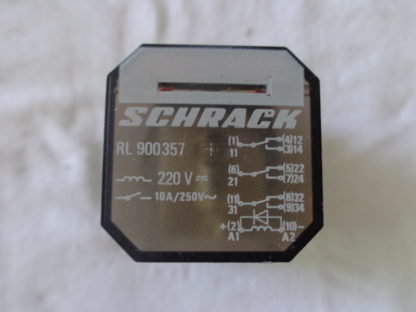 Schrack RL 900357 Relais + Omron PF113A-E Sockel