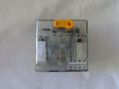 Elesta SKR085LF 220V=DC mit Omron PF083A-E Sockel