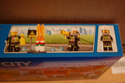 LEGO City 60107 Feuerwehr mit fahrbarer Leiter – Bild 3