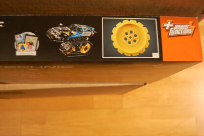 LEGO Technic 42095 Ferngesteuerter Stuntracer – Bild 3
