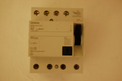 Siemens FI Schutzschalter 5SM3 344 - OLA01 40A  30 mA