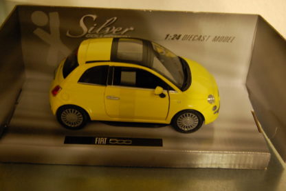 Modellauto Fiat 500  1:24 Silver Collection