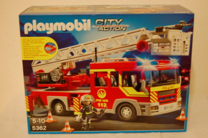 PLAYMOBIL  5362 Feuerwehr-Leiterfahrzeug mit Licht und Sound