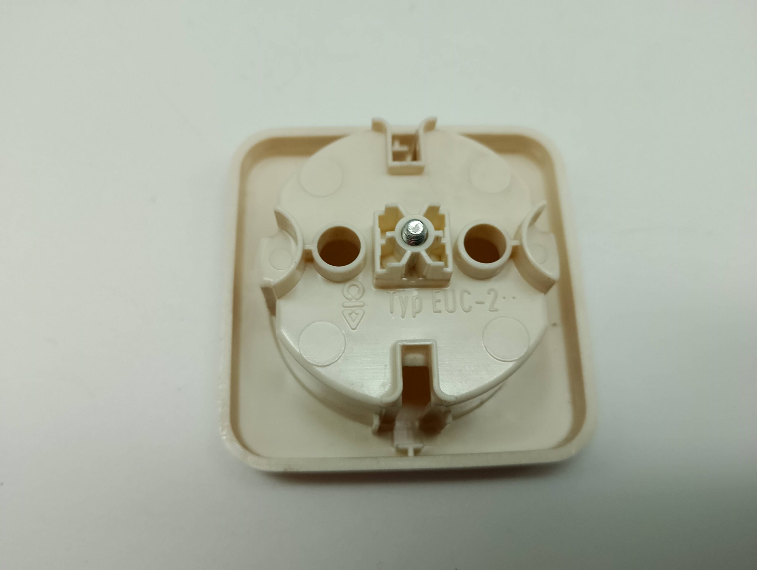 Busch und Jäger mit Steckdoseneinsatz, Aufdruck EDV cremeweiß 0531-4-2690 – Bild 2