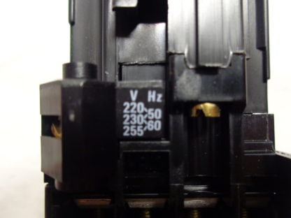 ABB B9-30-01 220V 50Hz 230V 60Hz Schütz – Bild 2