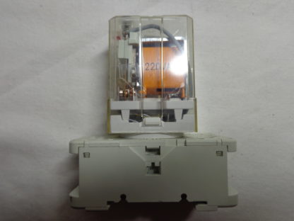 Finder Type 60.13 Relais mit Sockel – Bild 3