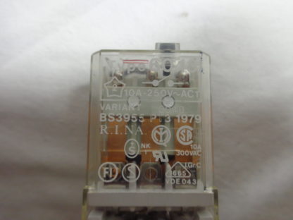 Finder Type 60.13 Relais mit Sockel – Bild 2