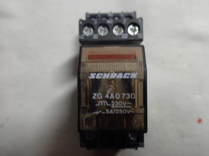 Schrack ZG4A0730 Relais mit Sockel