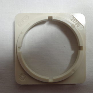 Berker 21788 Adapterring cremeweiß Modul 2