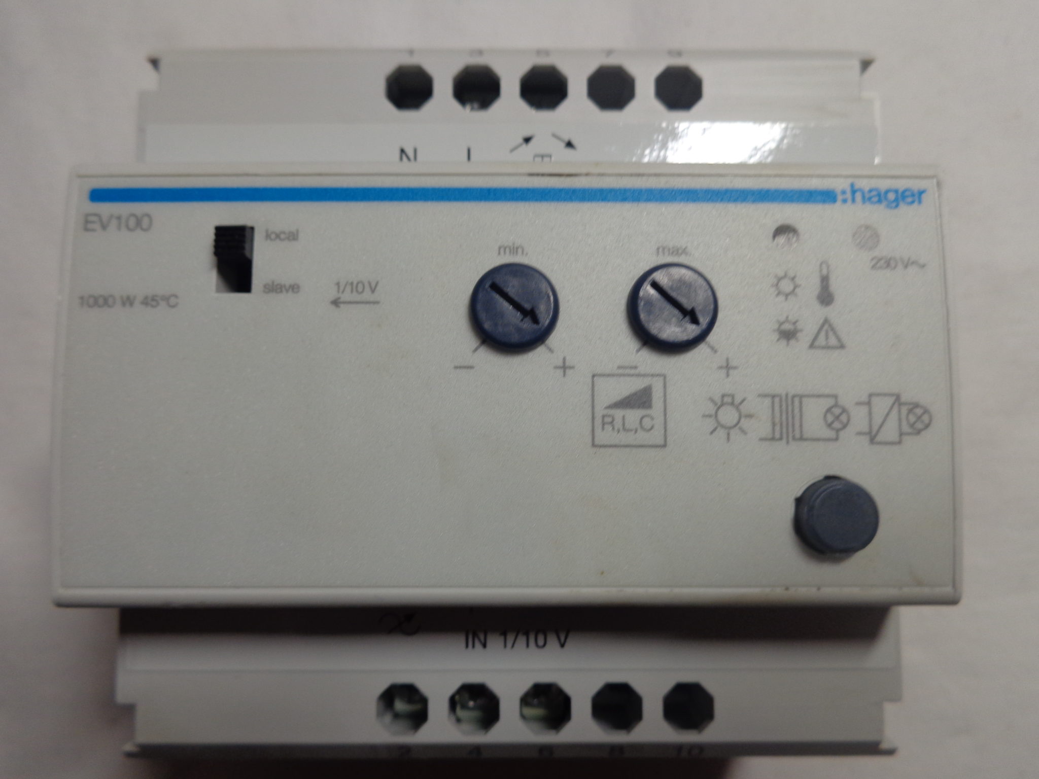 Hager EV100 Ferndimmer Universal 230V 50HZ 1000W Michl's OG