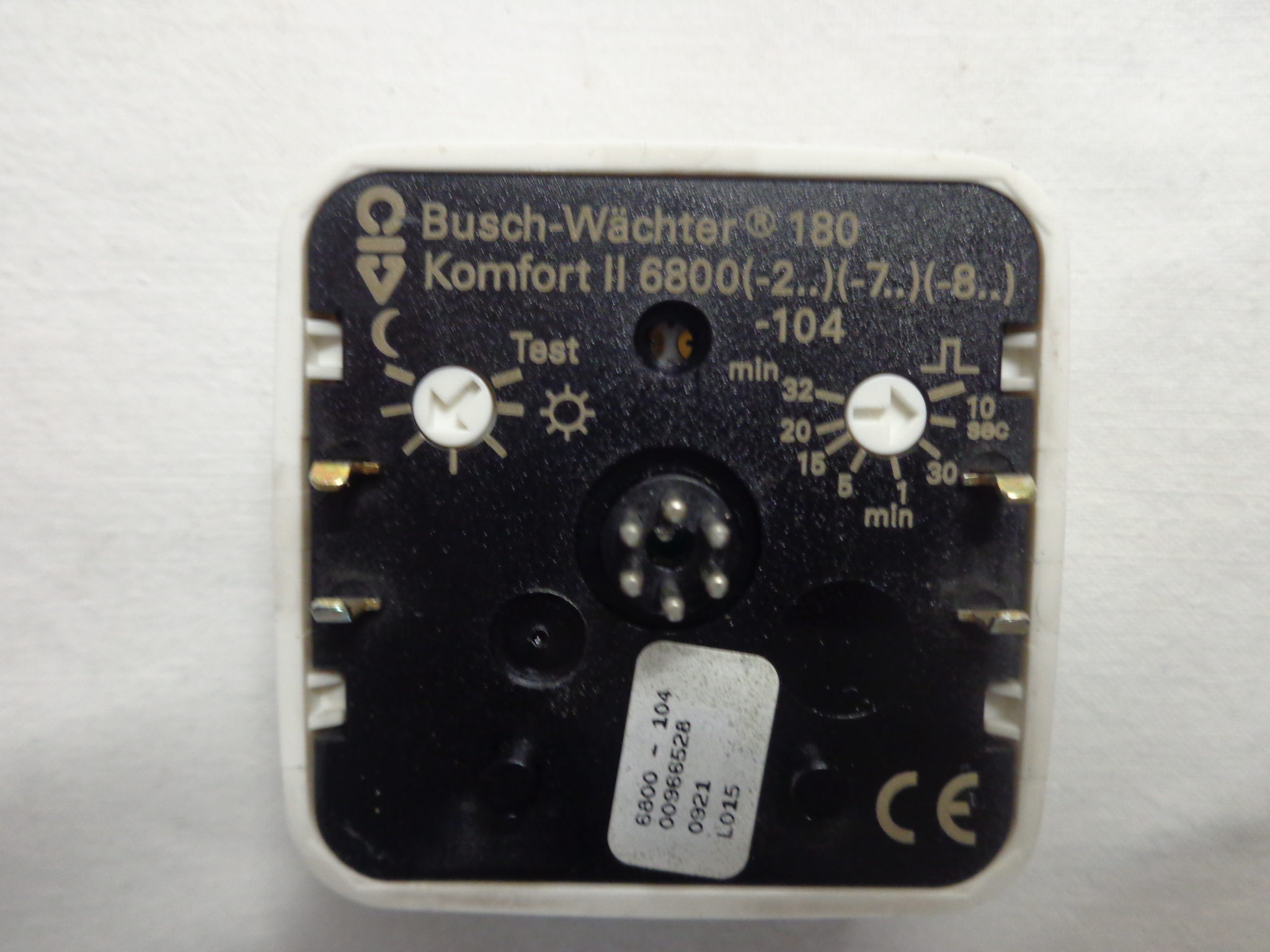 busch-w-chter-180-komfort-ii-6800-104-bewegungsmelder-alpinwei