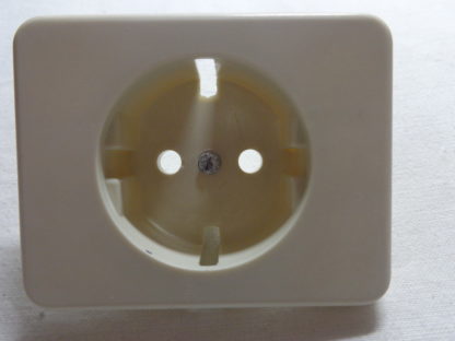 Berker 21378-2 Zentralstück Steckdose cremeweiß