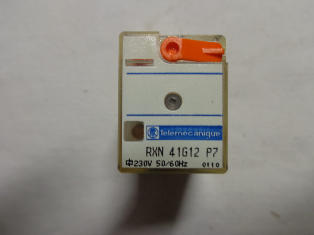 Relais Miniature TELEMECANIQUE RXN 41G11 P7 - 230V 50/60Hz - Parfait état