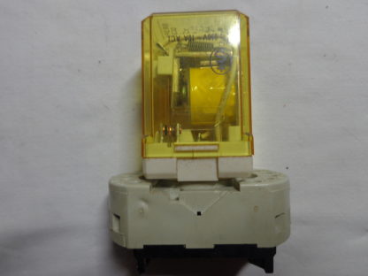 IDEC RR 3PA-U DC 24V Relais mit Sockel – Bild 2