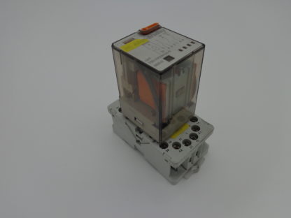 AB Allen Bradley CAT 700-HA33A24-3 Relais mit Sockel