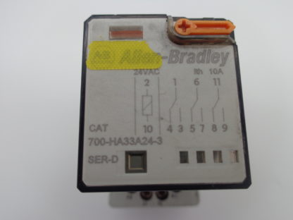 AB Allen Bradley CAT 700-HA33A24-3 Relais mit Sockel – Bild 2