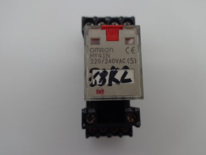 Omron My4 IN 220/240V mit  Sockel Relais – Bild 2