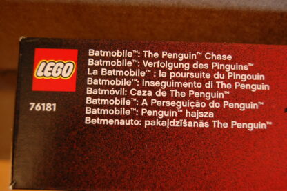 LEGO® DC Universe Super Heroes™ 76181 Batmobile™: Verfolgung des Pinguins™ – Bild 5