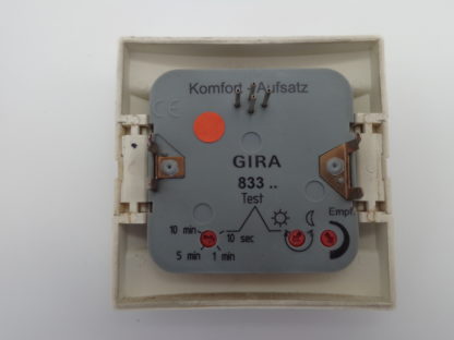 Gira 833.... Komfort - Aufsatz Bewegungsmelder – Bild 3