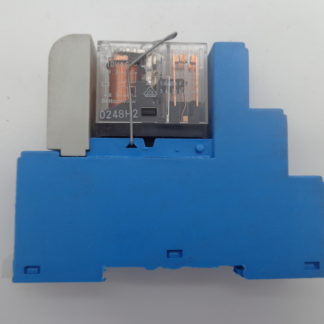 Omron G2R-2  /  0248H2 mit Sockel Finder 95.05