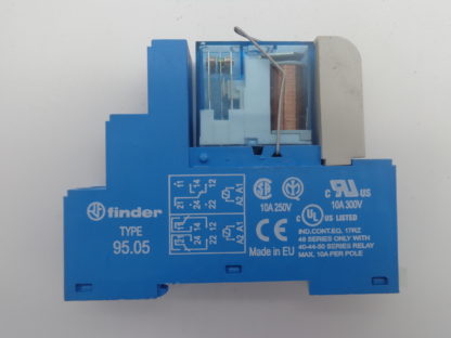 Finder 40.52S 24V- DC mit Sockel – Bild 2