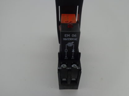 Schrack RT424730 + EM 06 Steckmodul 110V/230V AC + YRT78626 Sockel – Bild 3