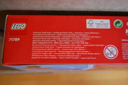 LEGO Ninjago 71789 Verfolgungsjagd mit Kais Flitzer und Ras' Motorrad – Bild 4