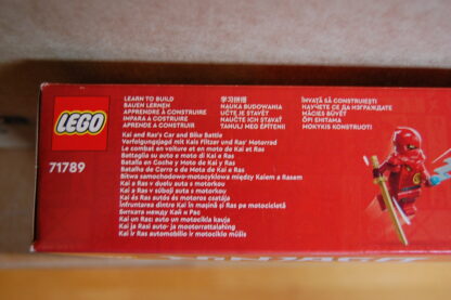 LEGO Ninjago 71789 Verfolgungsjagd mit Kais Flitzer und Ras' Motorrad – Bild 5