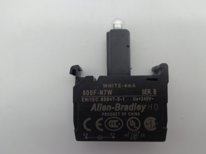 Allen Bradley 800F-N7W White-4mA Serie B  240V