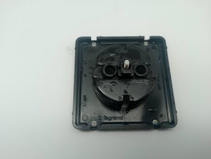Legrand 51209 Diplomat Steckdoseneinsatz, Zentralstück, silberfarben, Metall – Bild 2