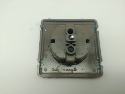 Legrand 51209 Diplomat Steckdoseneinsatz, Zentralstück, bronzefarben, Metall – Bild 2
