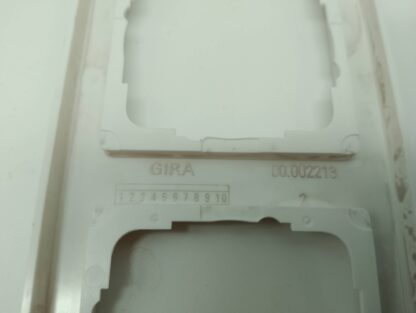 Gira 00.002213 3fach Rahmen reinweiß – Bild 3