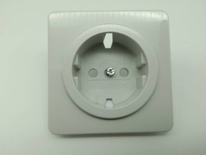 Siemens 5UB1.... Delta Zentralstück Steckdoseneinsatz hellgrau
