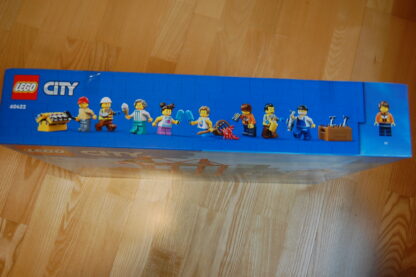 LEGO City 60422 Hafen mit Frachtschiff – Bild 3