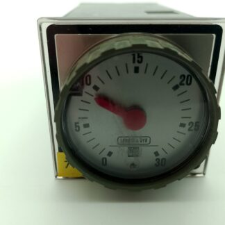 Landis & Gyr Sodeco-Saia Murten Zeitrelais 220V 50/60Hz mit Sockel KOF512FOMS