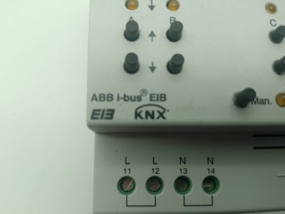 ABB i-bus EIB KNX JA/S 4.230.1M 230V 6A AC Jalousienaktor 4fach. m. Handbed  GH Q631 0064 R0111 – Bild 3