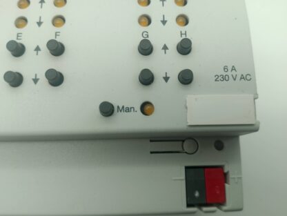ABB i-bus EIB KNX JA/S 8.230.1M 230V AC 6A Jalousieaktor 8fach. m. Handbed. GH.Q631 0078 R0111 – Bild 4