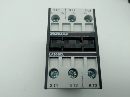 Schrack LA30403. Schütz 220-240V 50Hz/240V 60Hz