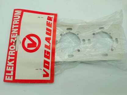 Jung LS983w/b/g 983-302 3fach Rahmen cremeweiß NEU – Bild 2