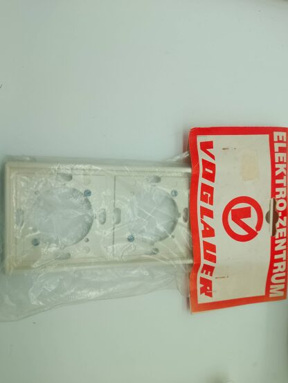 Jung LS983w/b/g 983-302 3fach Rahmen cremeweiß NEU – Bild 3