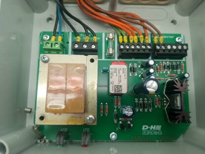 D+H Brandabschluss Fire Door Control, Panel BAZ 04 Input 230V/15 VA/50 Hz~ Output 24V DC/04 A – Bild 3
