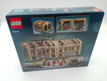 LEGO Harry Potter 76445 Schloss Hogwarts: Kräuterkundeunterricht – Bild 2