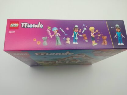 LEGO Friends 42651 Tierarztpraxis für Pferde und Haustiere – Bild 3