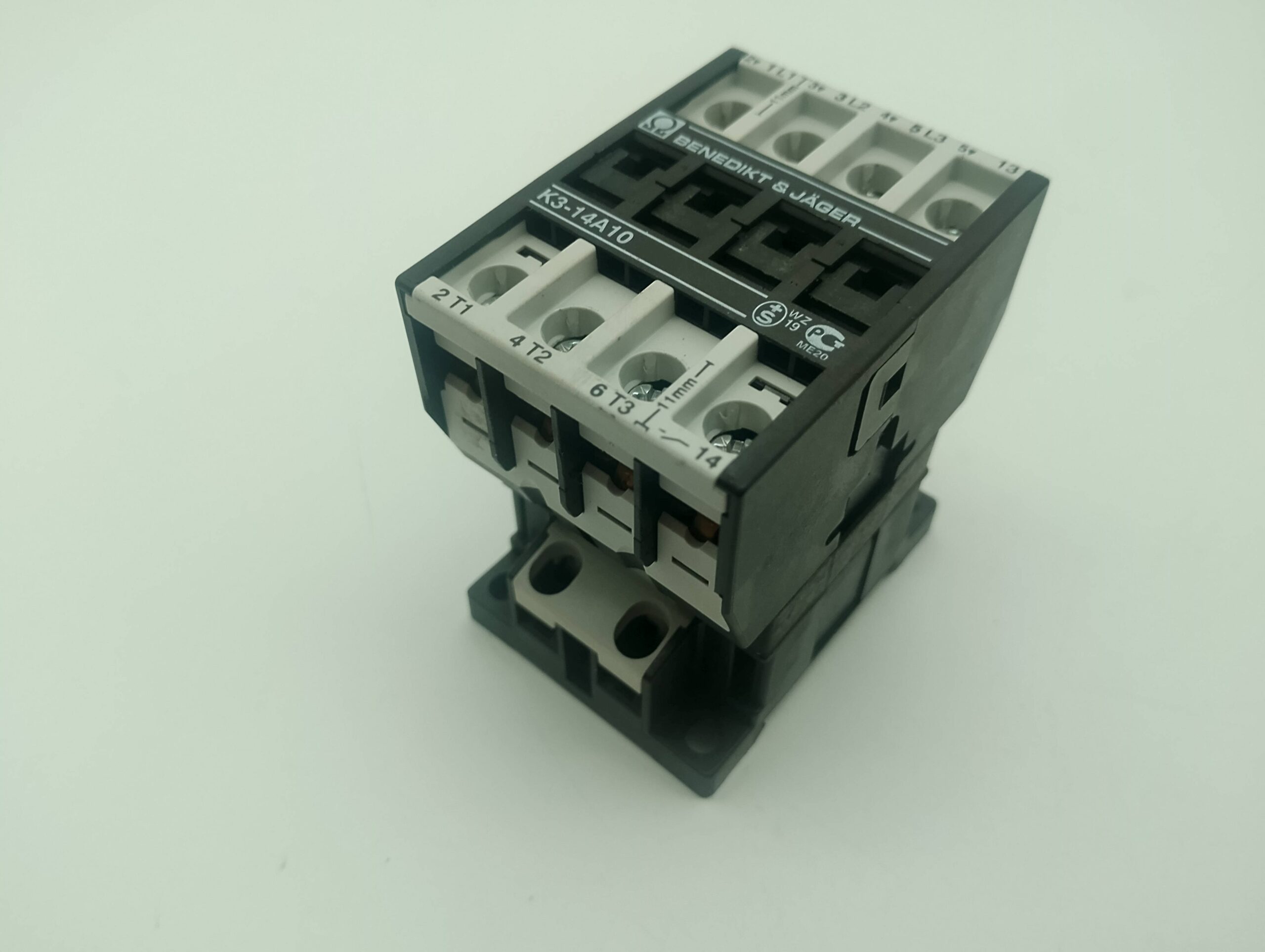 thumbnail image 2 of Wascomat K3-14ND0 Original Washer Relay 200-240V - Replaces 767 5103-09 510309 2 of 5