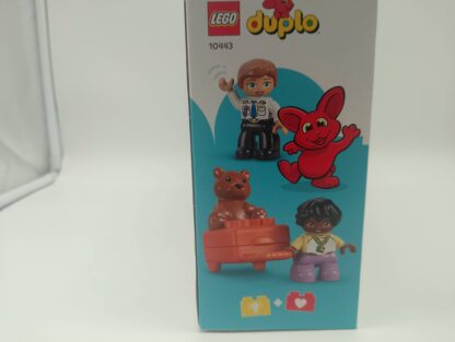 LEGO Duplo 10443 Erster Besuch im Flughafen – Bild 4