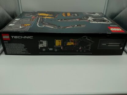 LEGO Technic 42175 Volvo FMX LKW mit EC230 Electric Raupenbagger – Bild 4
