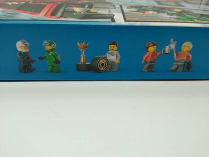 LEGO City 60445 F1 Truck with RB20 & AMR24 F1 Cars 60445 – Bild 3