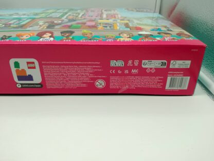 LEGO Friends 42670 Heartlake City Wohn- und Einkaufsstraße – Bild 5
