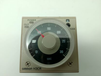 Omron H3CR-A Zeitrelais 100-240VAC 50/60Hz, 100-125VDC t0,5s-300h