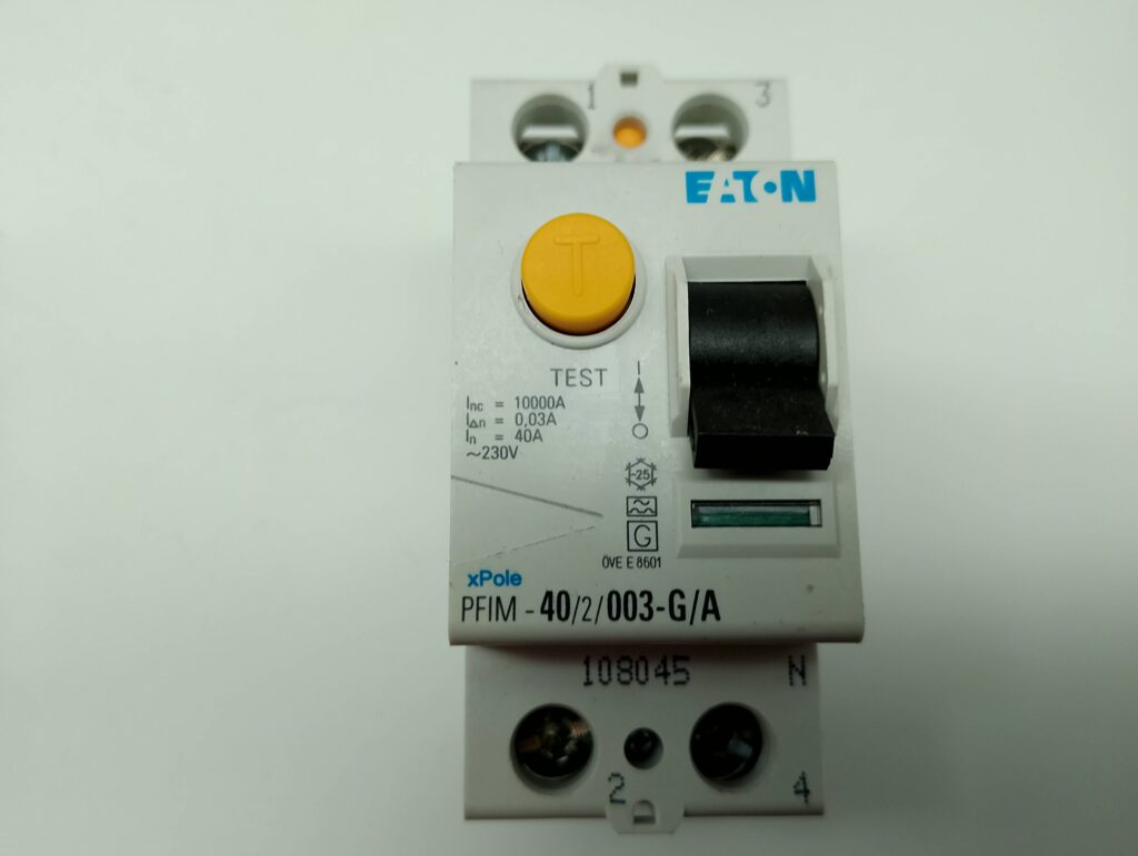 EATON PFGM-40/2/003 - Set Di 2 Interruttori Differenziali Puri 2 Poli 40A 30mA Tipo A - Collegamento A Vite